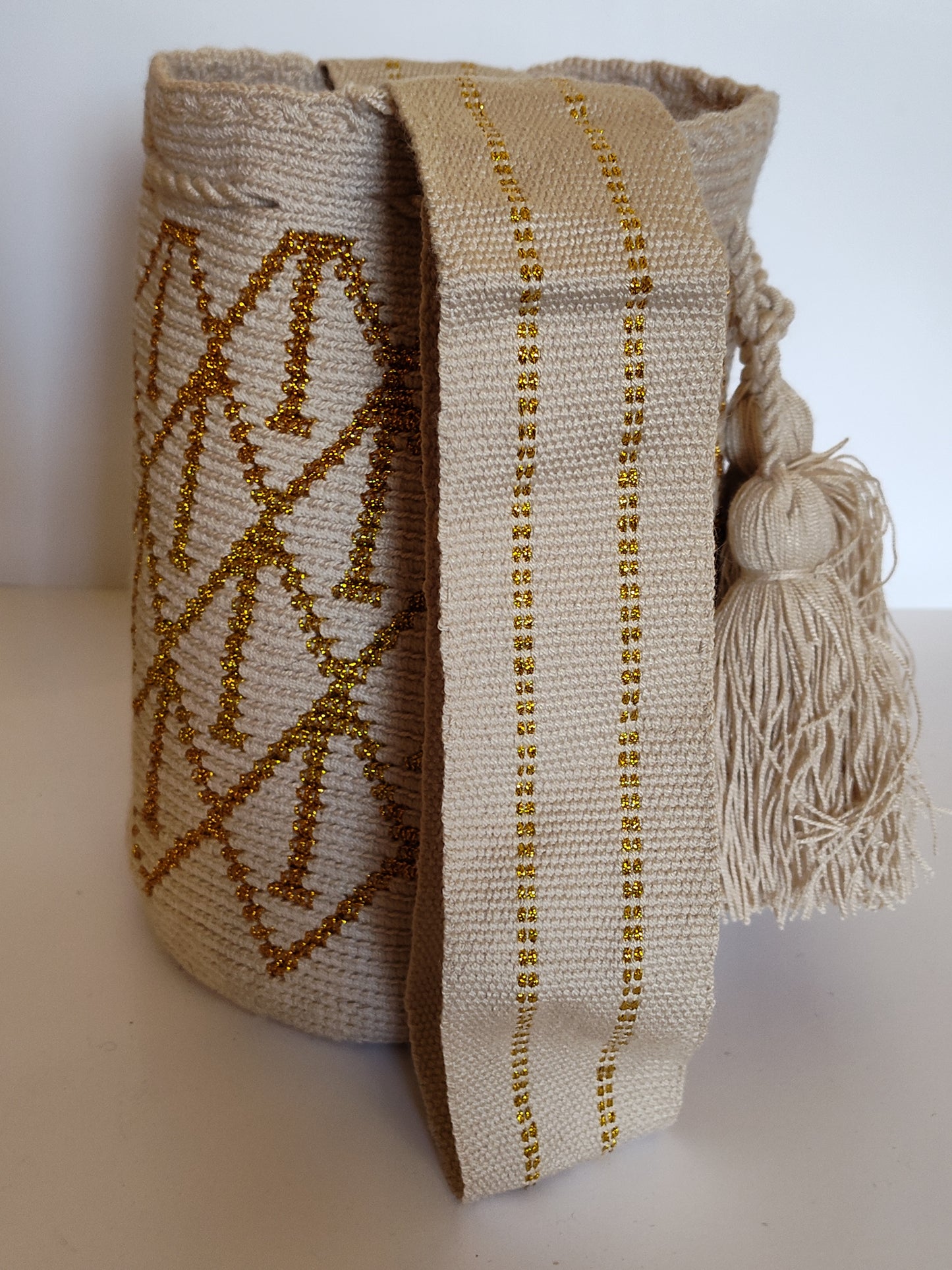 Wayuu Bag Mochila 100% Original Unique Design Handwoven Medium Size Silk Thread